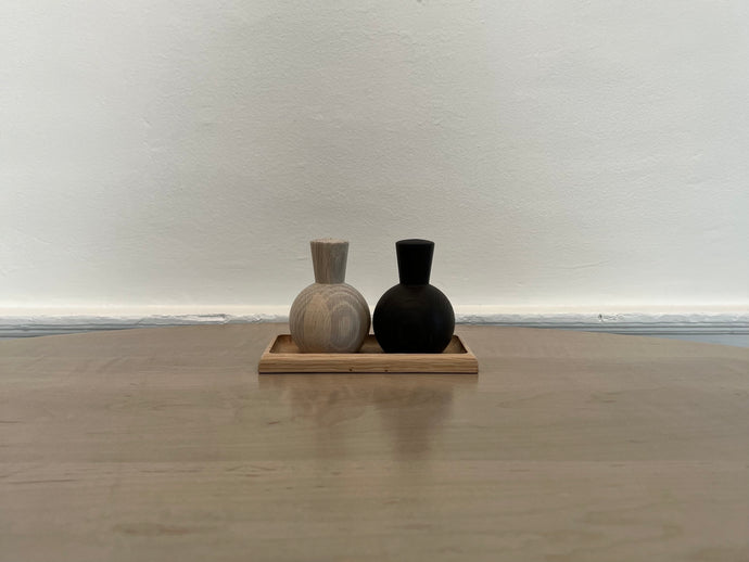 Lostine - Salt and Pepper Shaker Set